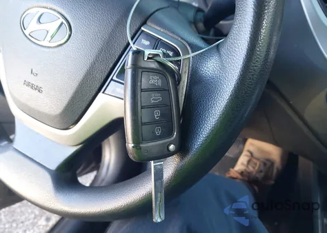 2018 Hyundai Accent Se z USA, uszkodzony, nr VIN 3KPC24A34JE010854